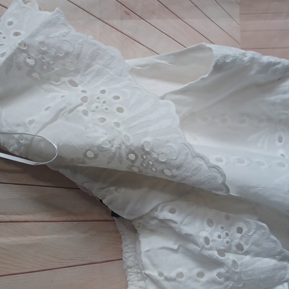 Moonbeam Eyelet One Shoulder Top Large - Picture 11 of 12